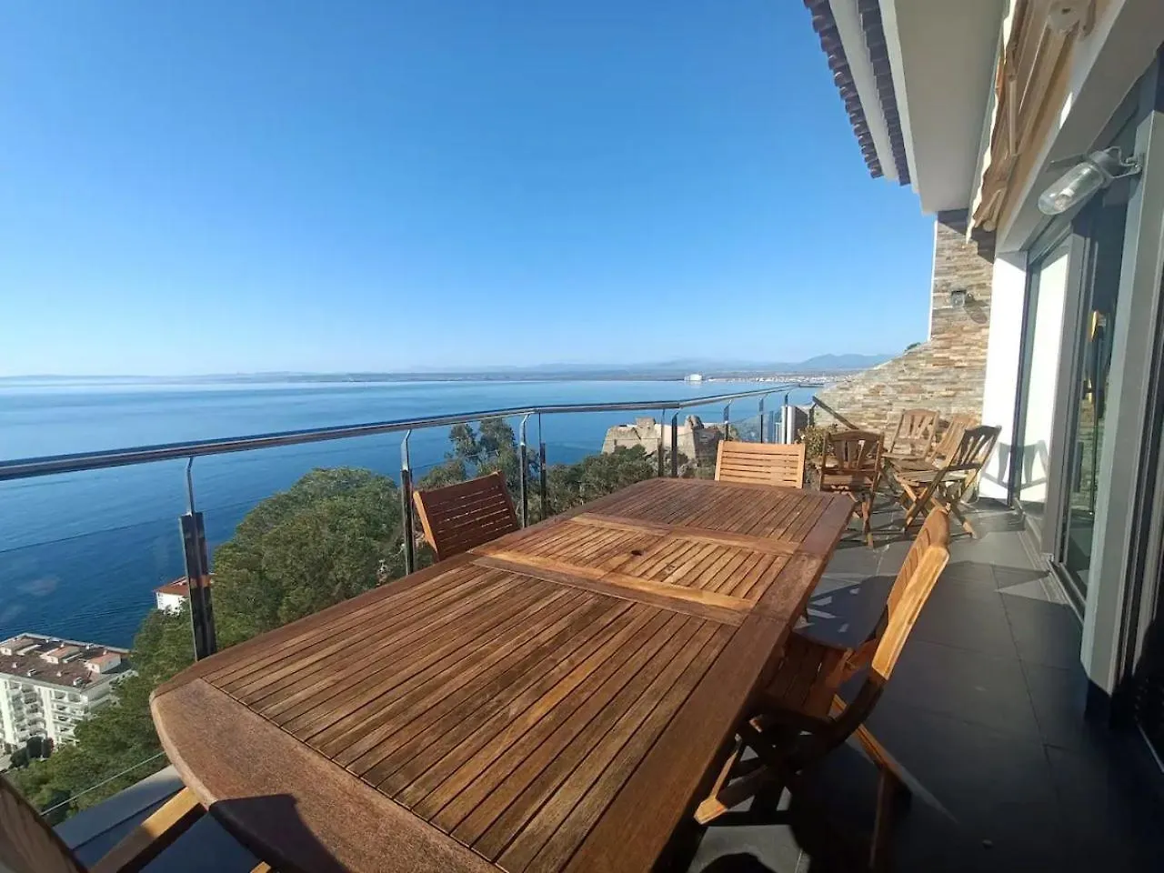 Maison De 130 M2 Et Studio De 40M2, Vue Mer Et Jacuzzi Roses