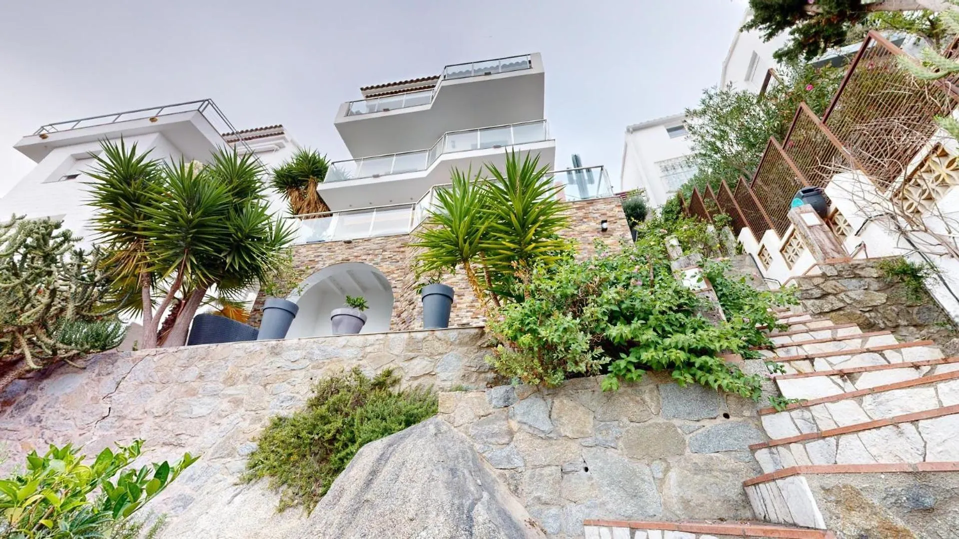 Maison De 130 M2 Et Studio De 40M2, Vue Mer Et Jacuzzi Roses