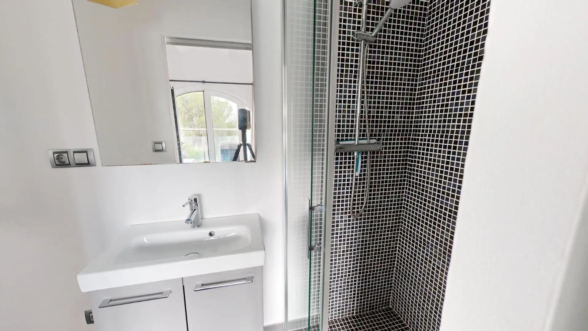 Maison De 130 M2 Et Studio De 40M2, Vue Mer Et Jacuzzi Roses Villa