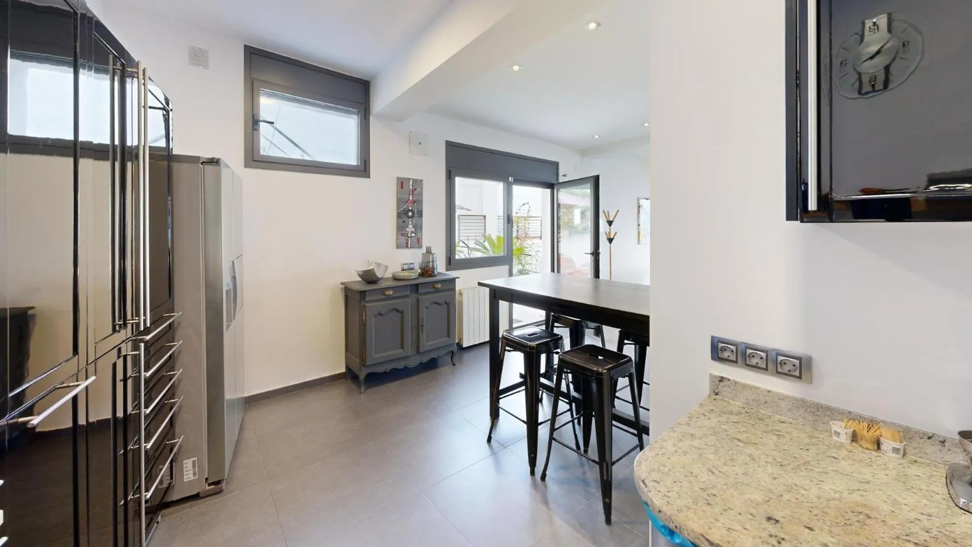 Maison De 130 M2 Et Studio De 40M2, Vue Mer Et Jacuzzi Roses Villa