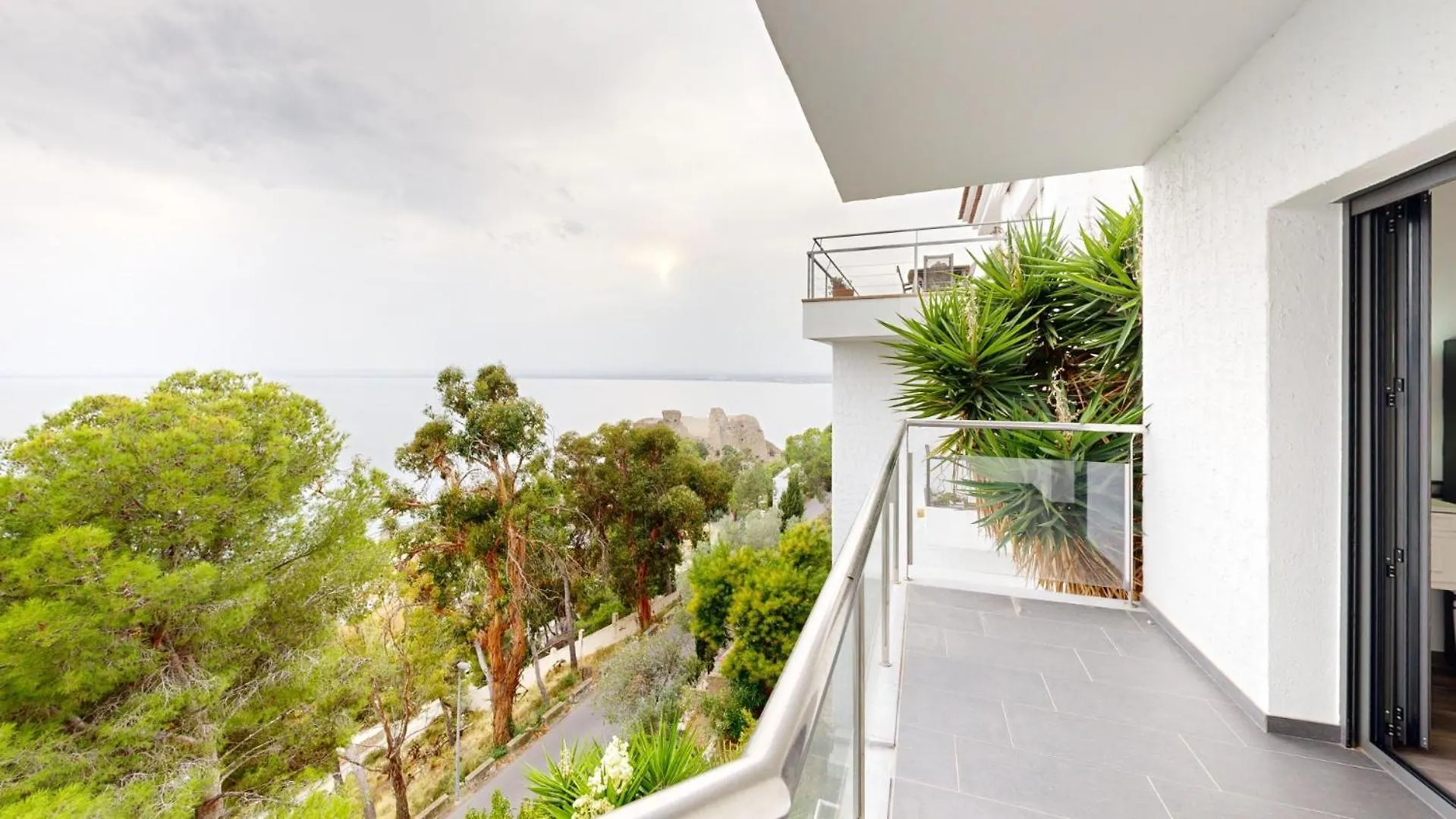 Maison De 130 M2 Et Studio De 40M2, Vue Mer Et Jacuzzi Roses