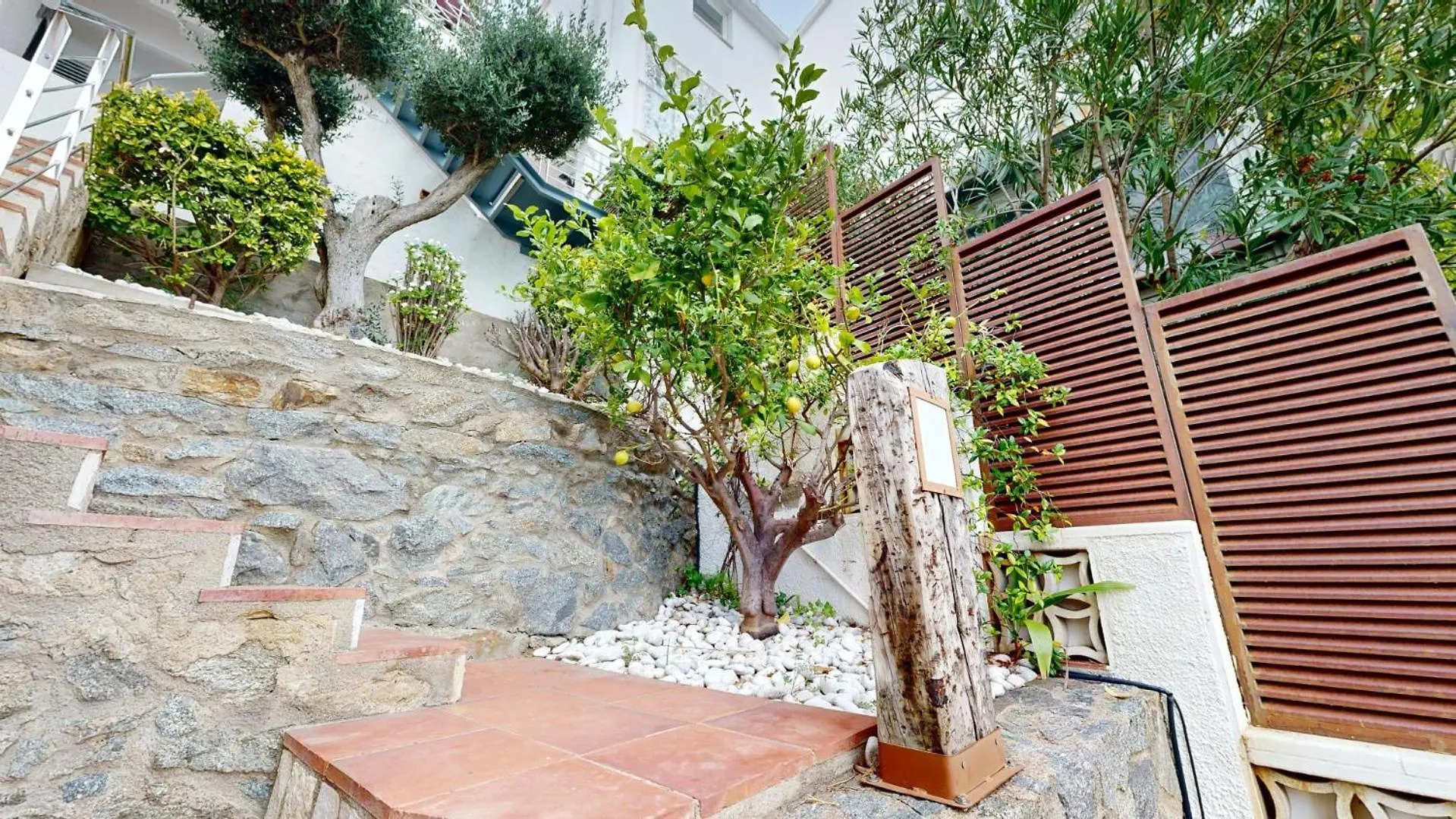 Maison De 130 M2 Et Studio De 40M2, Vue Mer Et Jacuzzi Roses 0*,